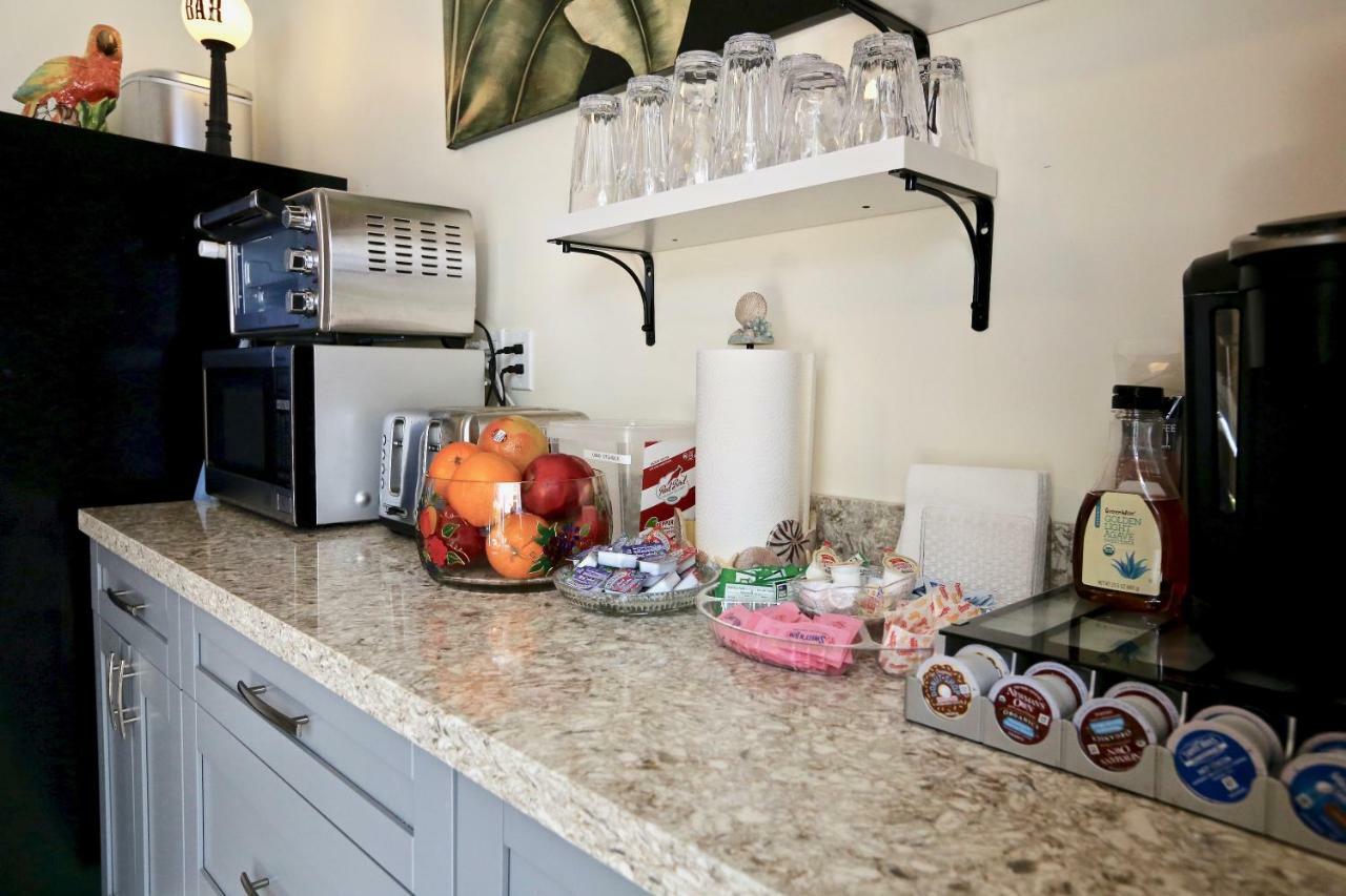Fantasy Island Inn, Caters To Men Wilton Manors Εξωτερικό φωτογραφία