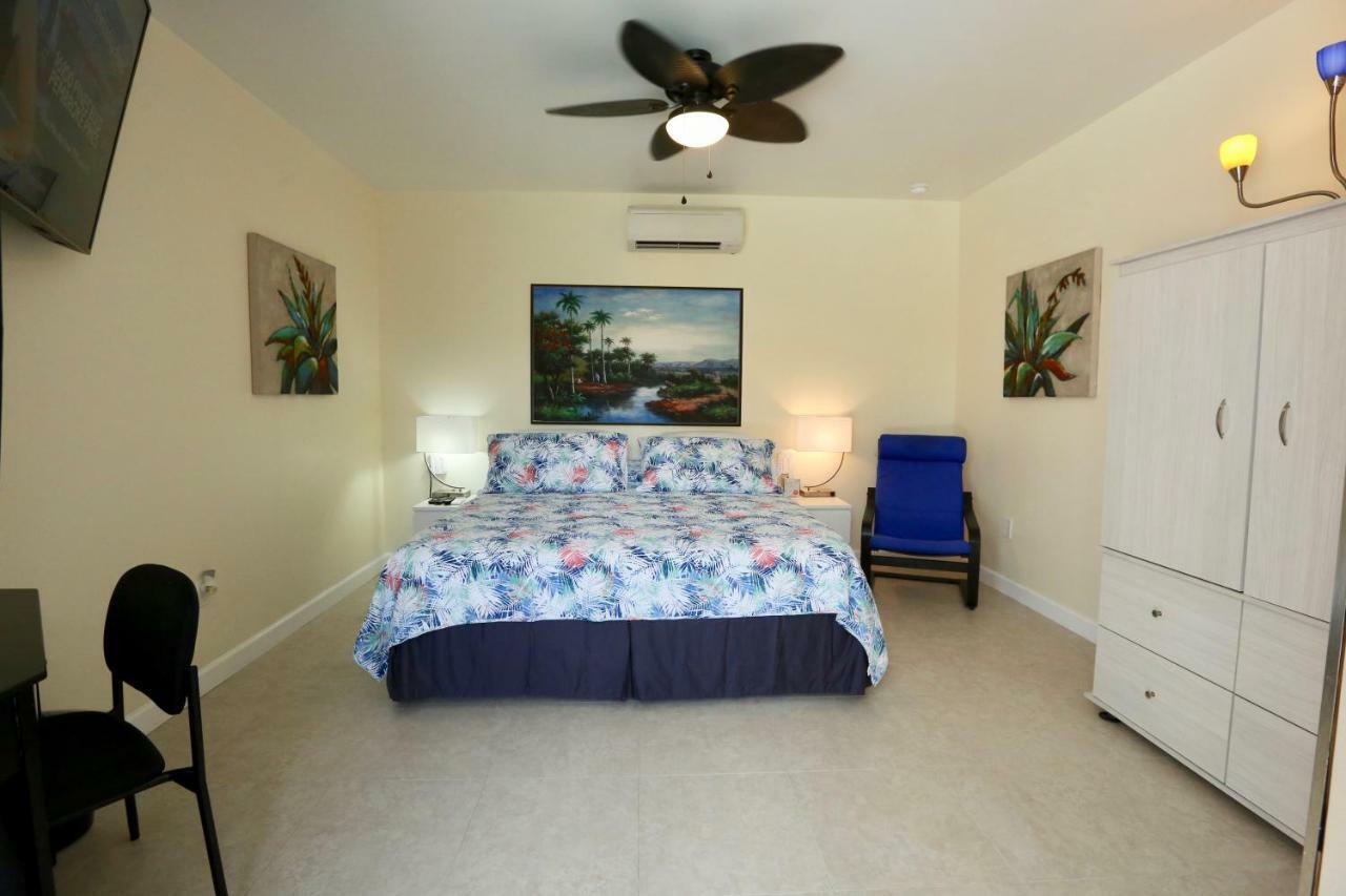 Fantasy Island Inn, Caters To Men Wilton Manors Εξωτερικό φωτογραφία